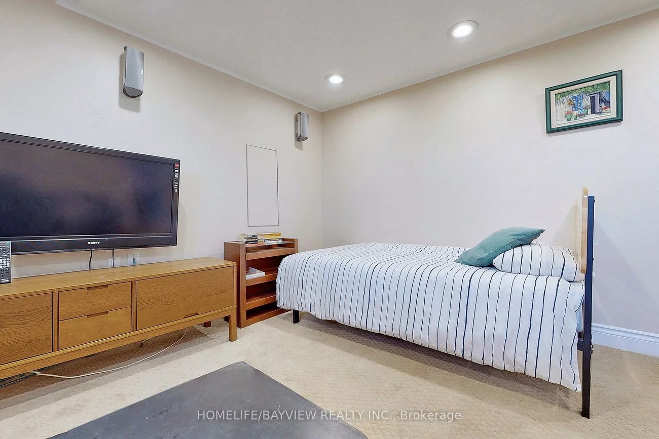 39, Shenstone(Basement), Westminster-Branson, Toronto