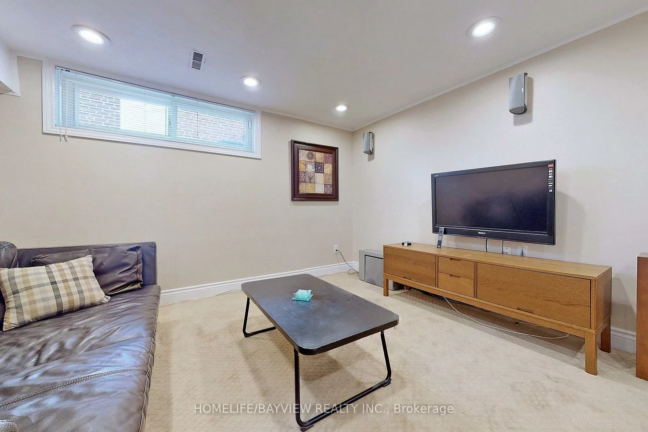 39, Shenstone(Basement), Westminster-Branson, Toronto