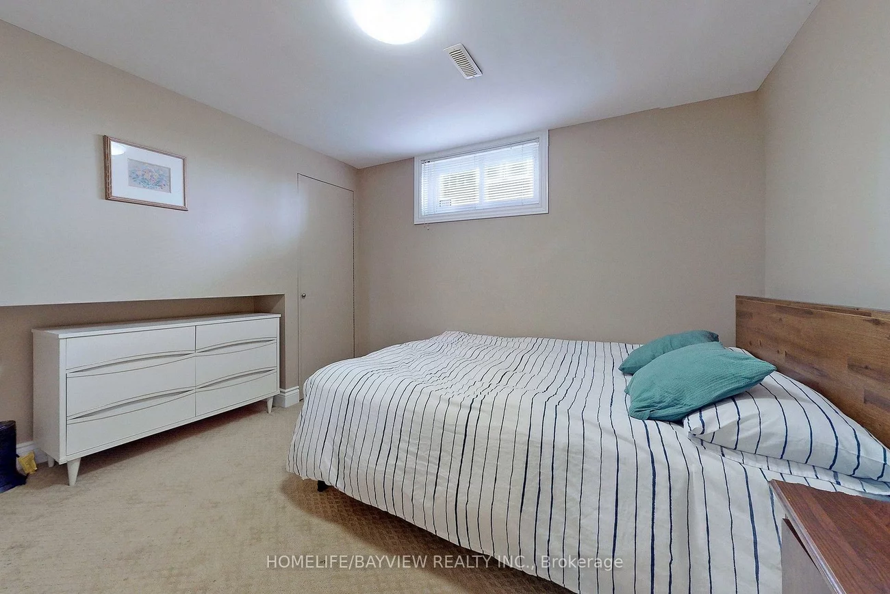 39, Shenstone(Basement), Westminster-Branson, Toronto