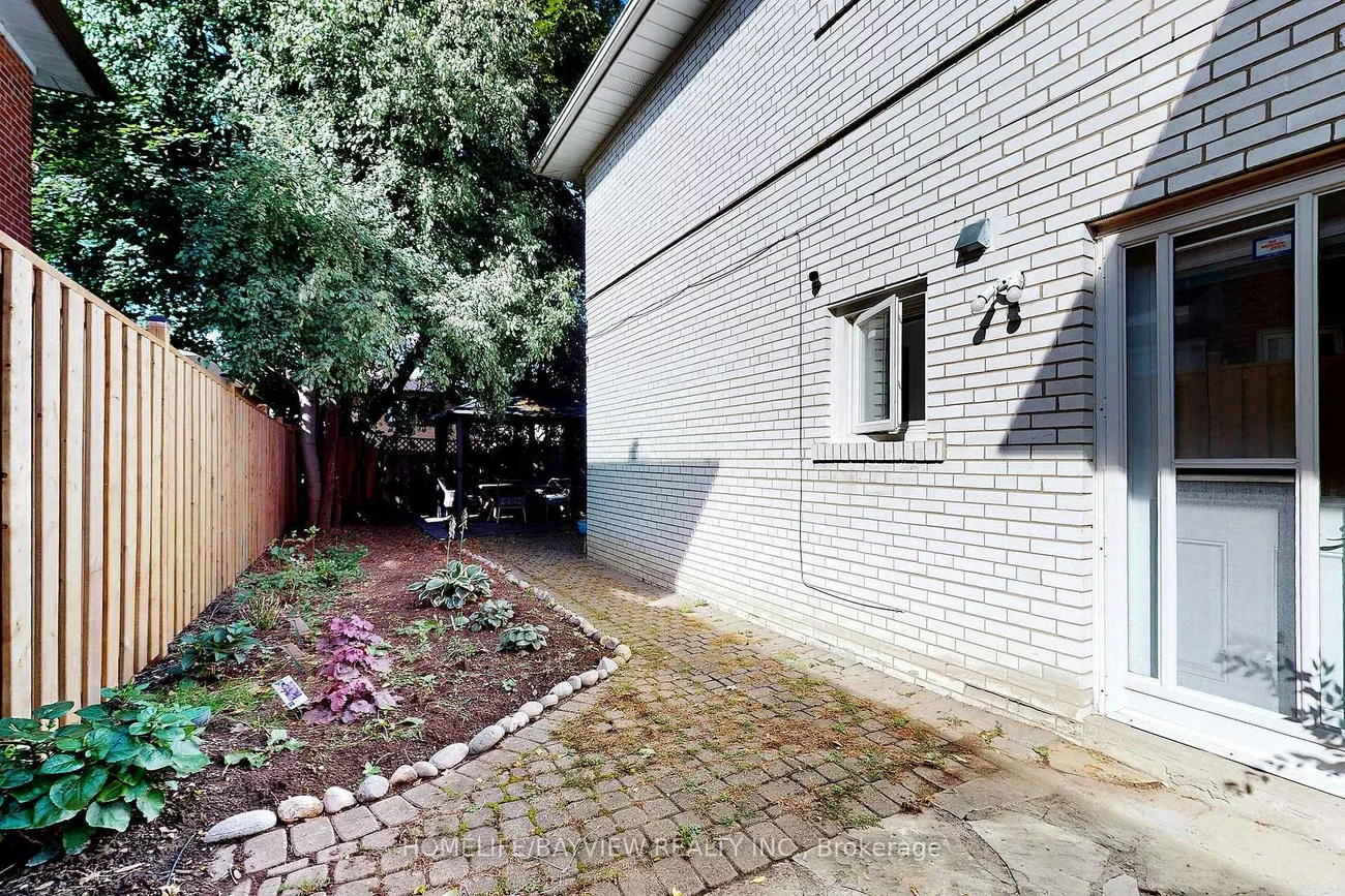 39, Shenstone(Basement), Westminster-Branson, Toronto