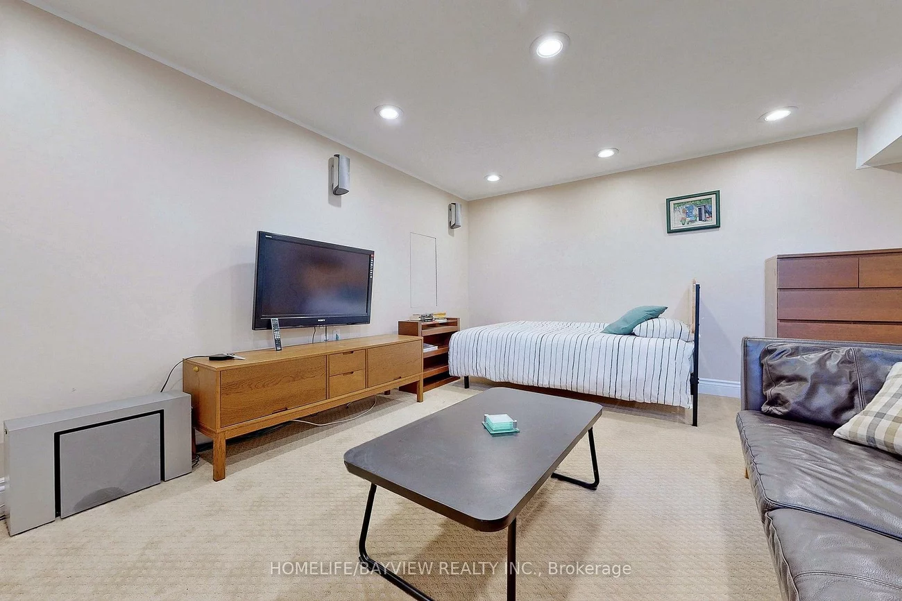 39, Shenstone(Basement), Westminster-Branson, Toronto