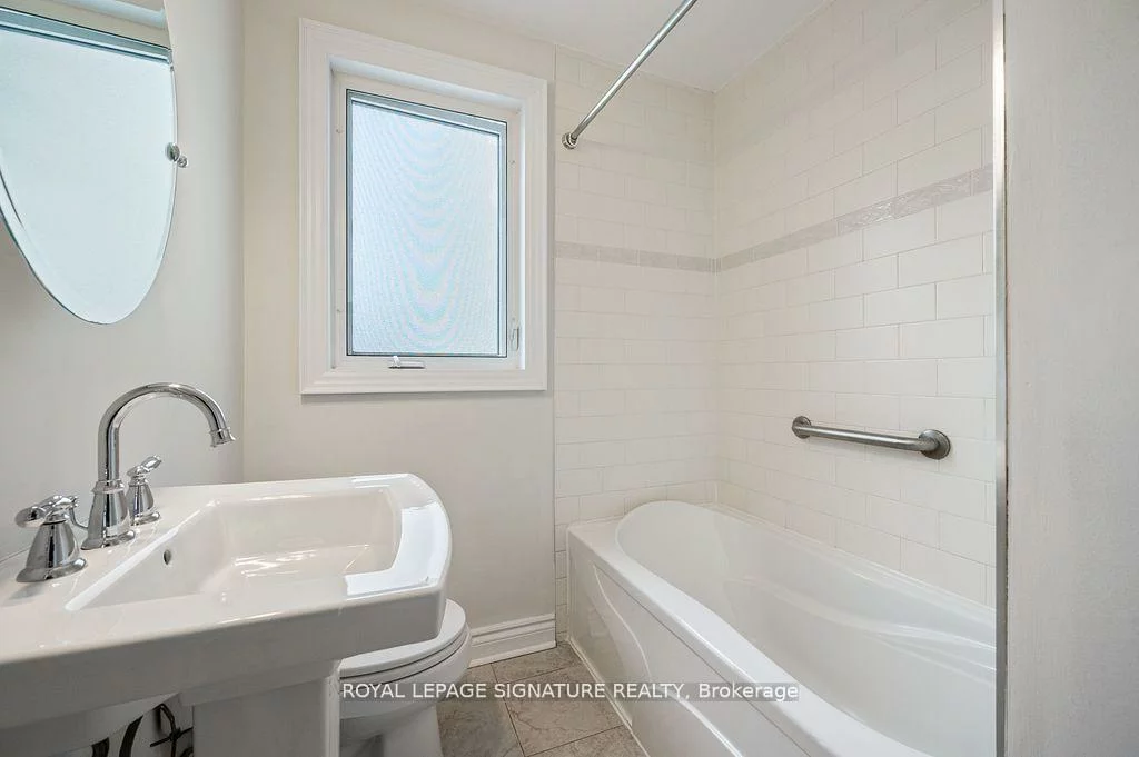 124, Homewood, Newtonbrook West, Toronto