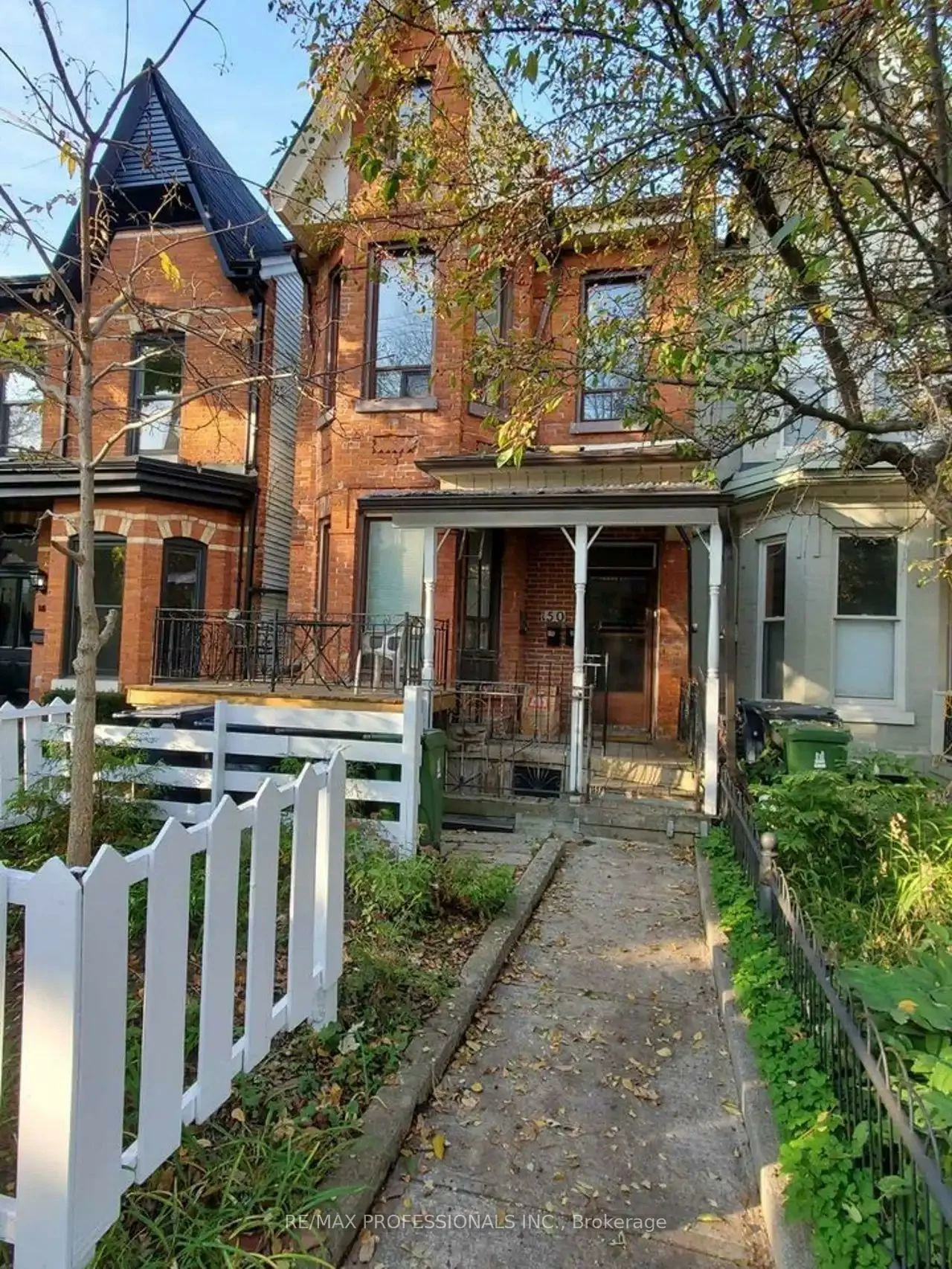 150, Robert, University, Toronto