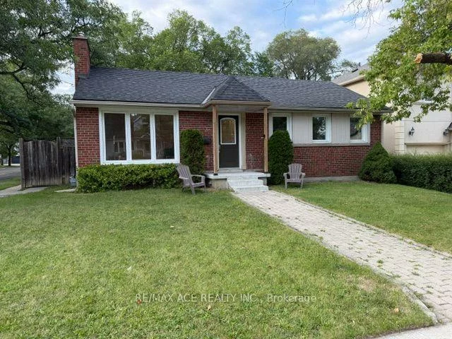 246, Horsham, Willowdale West, Toronto
