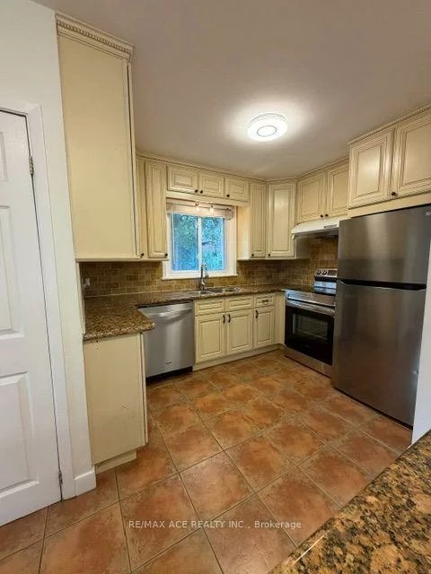 246, Horsham, Willowdale West, Toronto