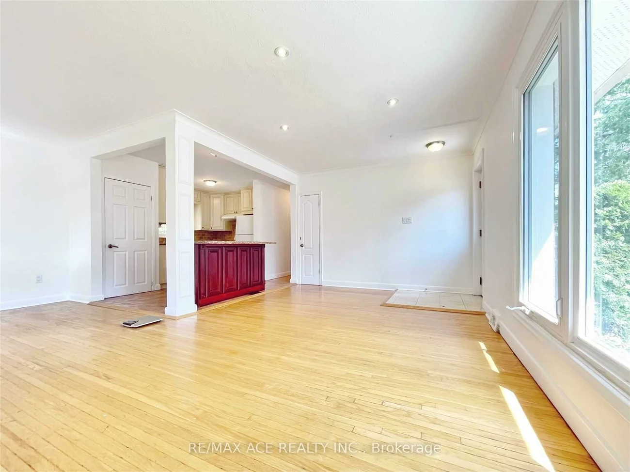 246, Horsham, Willowdale West, Toronto