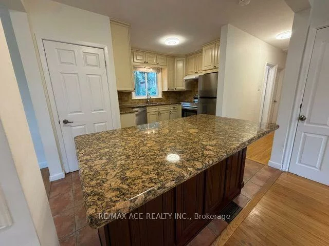 246, Horsham, Willowdale West, Toronto