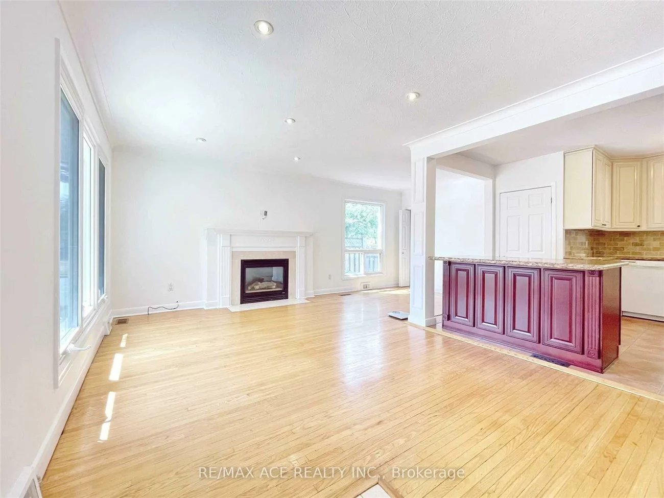 246, Horsham, Willowdale West, Toronto