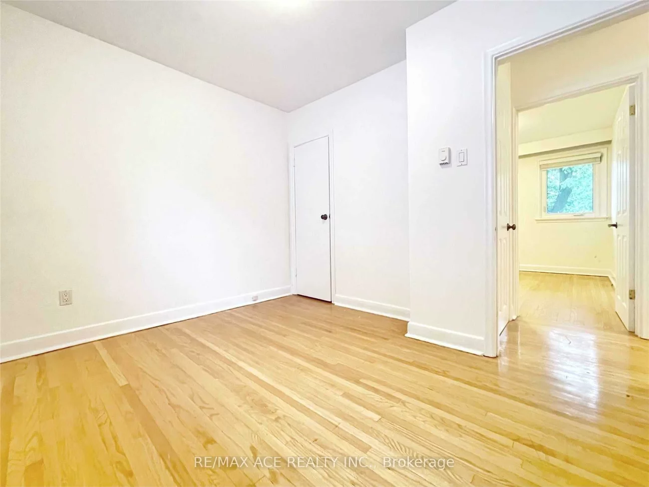 246, Horsham, Willowdale West, Toronto