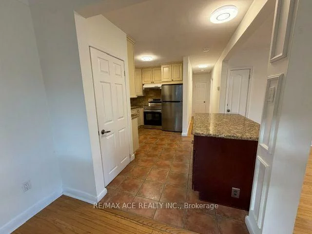 246, Horsham, Willowdale West, Toronto