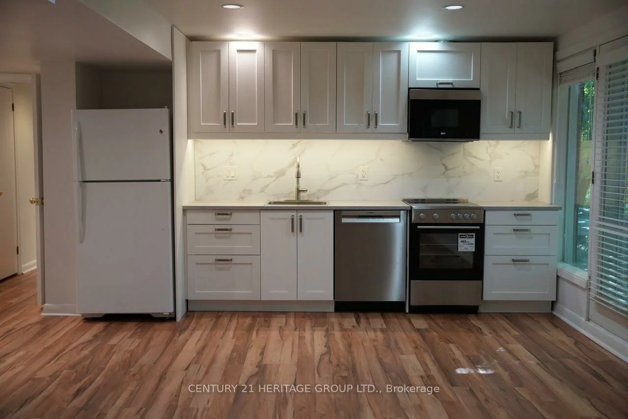 17, Hi Mount, Bayview Village, Toronto