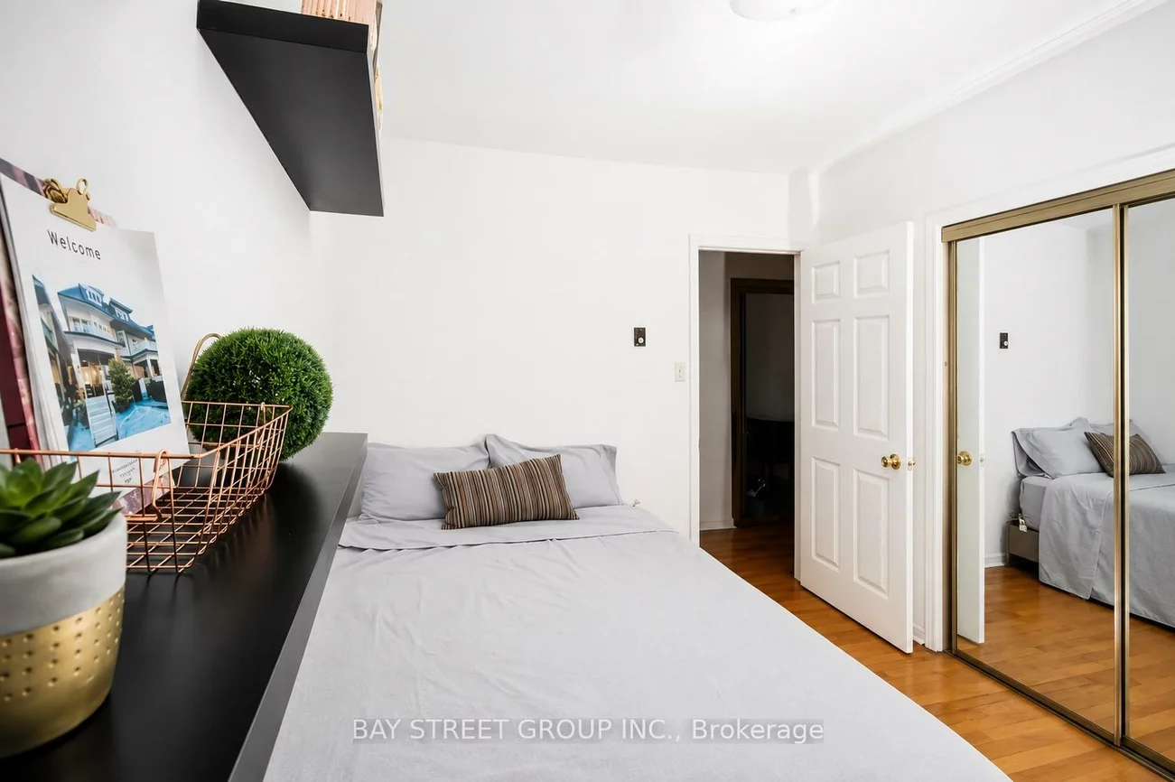 586, Huron, Annex, Toronto