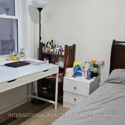 261, Soudan, Mount Pleasant West, Toronto