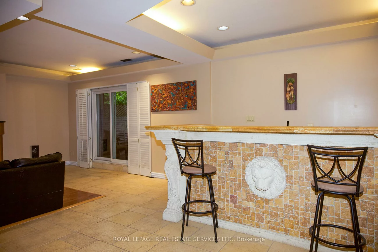 2B, Debell, Newtonbrook East, Toronto