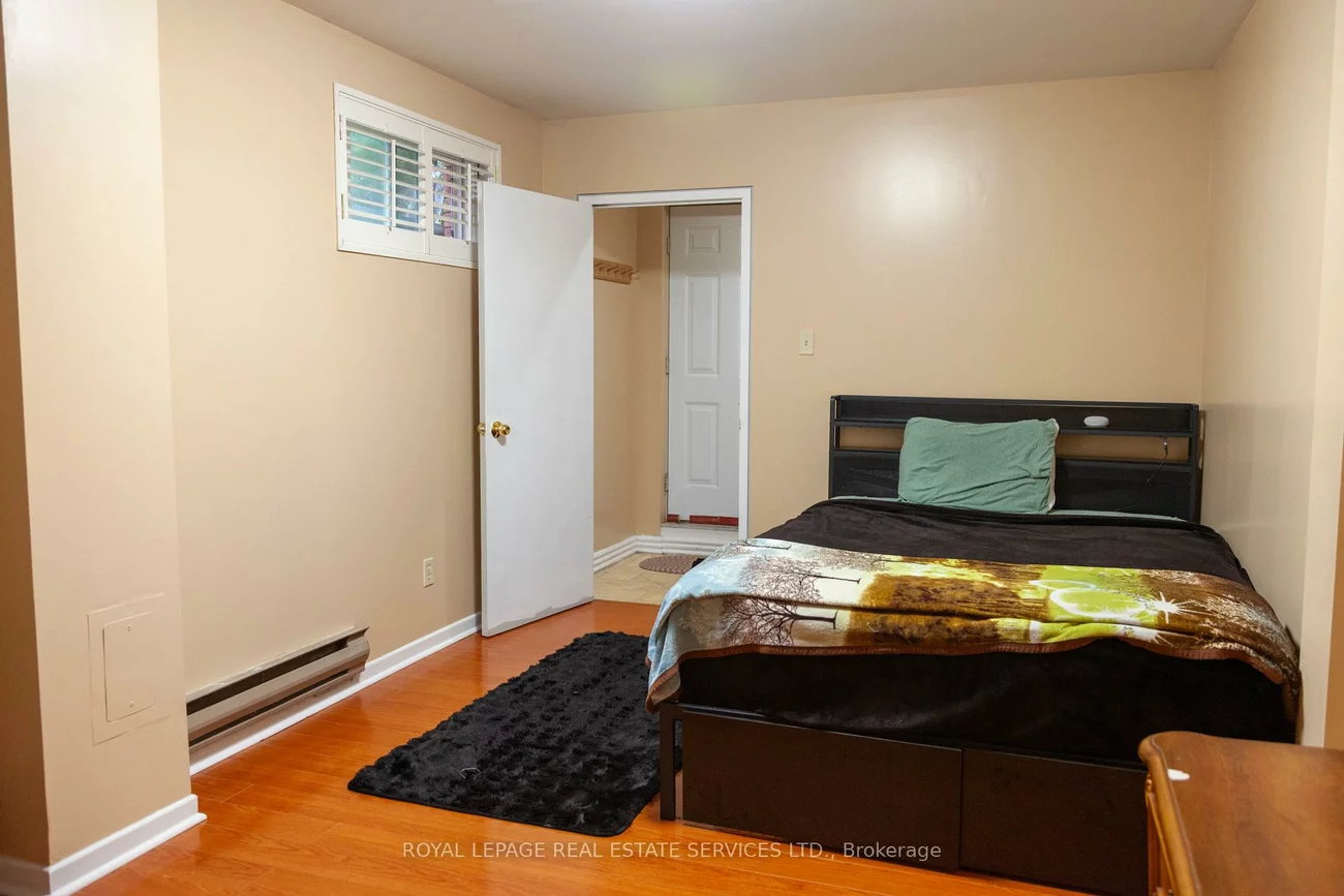 2B, Debell, Newtonbrook East, Toronto