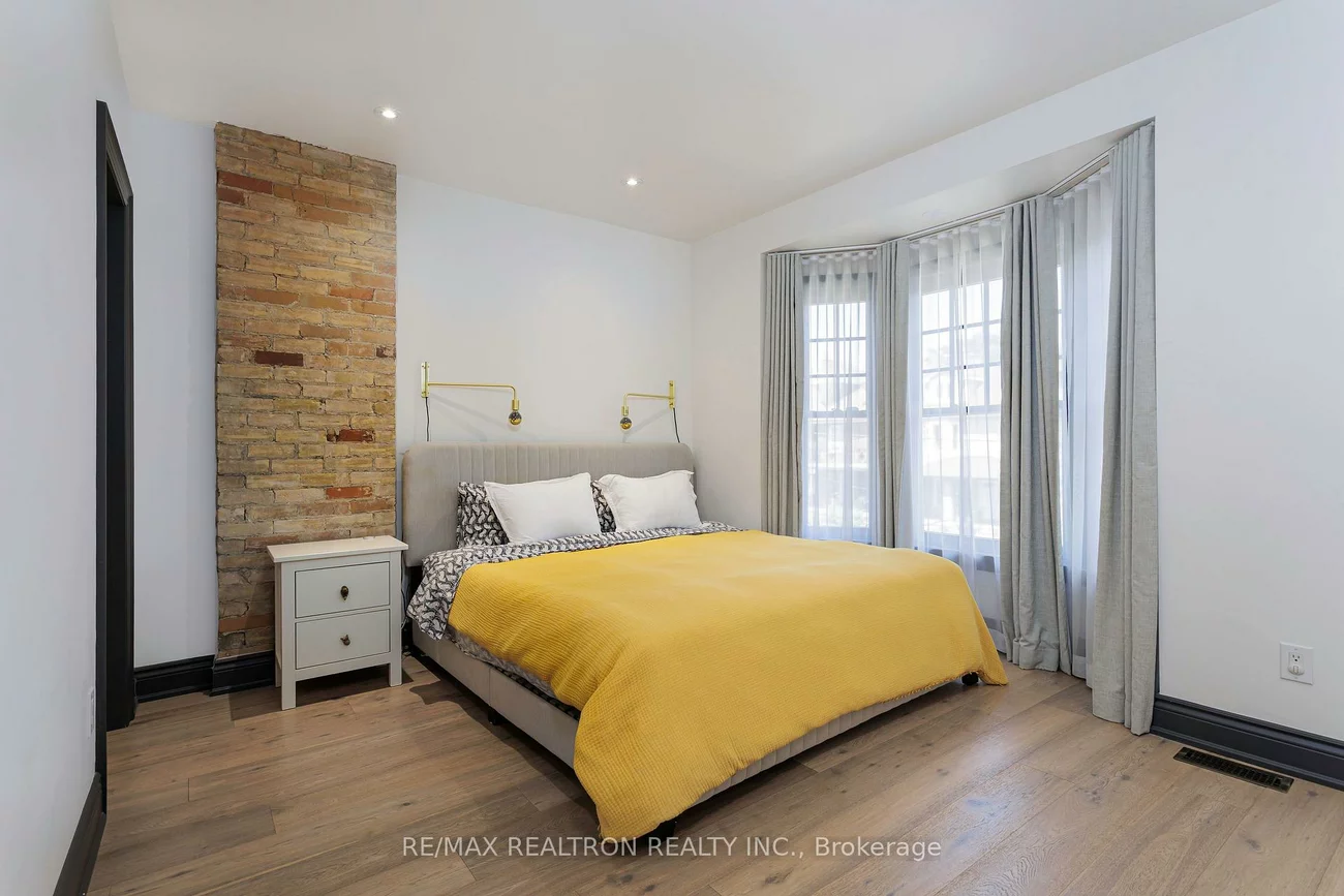 214, Grace, Palmerston-Little Italy, Toronto
