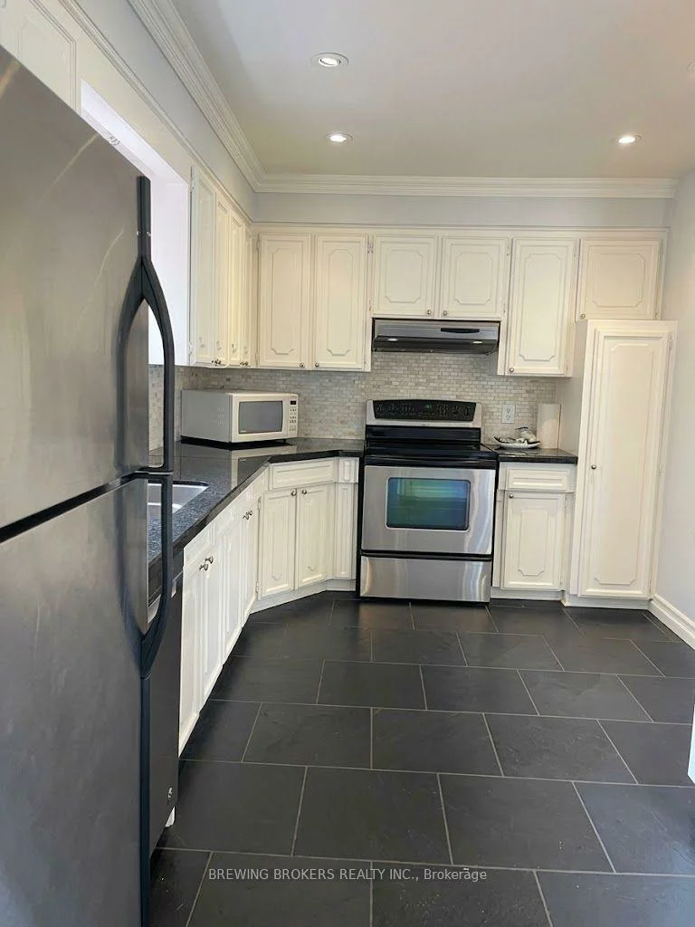 48, Wynn, Willowdale West, Toronto