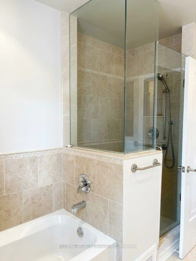 48, Wynn, Willowdale West, Toronto