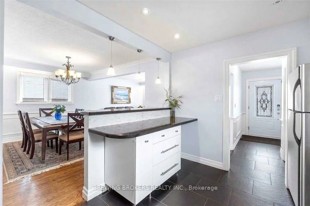 48, Wynn, Willowdale West, Toronto