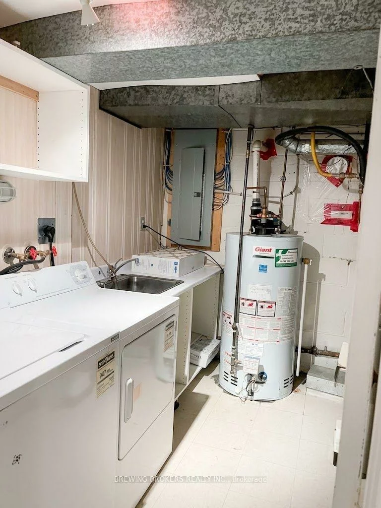 48, Wynn, Willowdale West, Toronto
