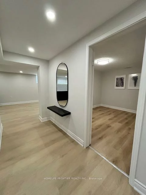 141, Brighton, Bathurst Manor, Toronto