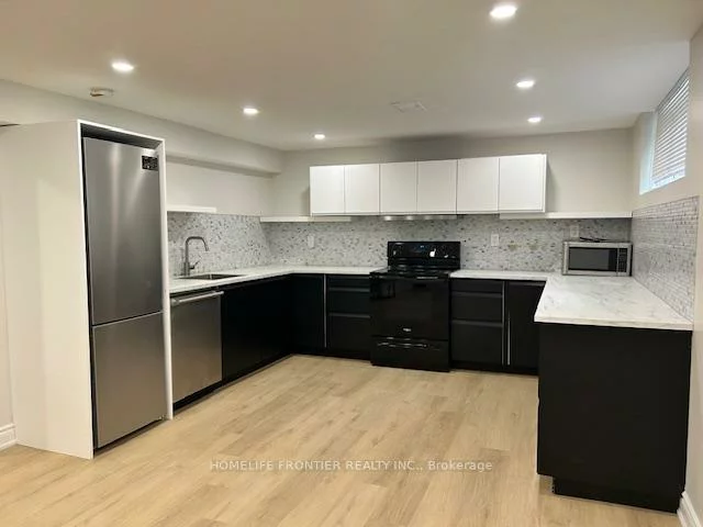 141, Brighton, Bathurst Manor, Toronto