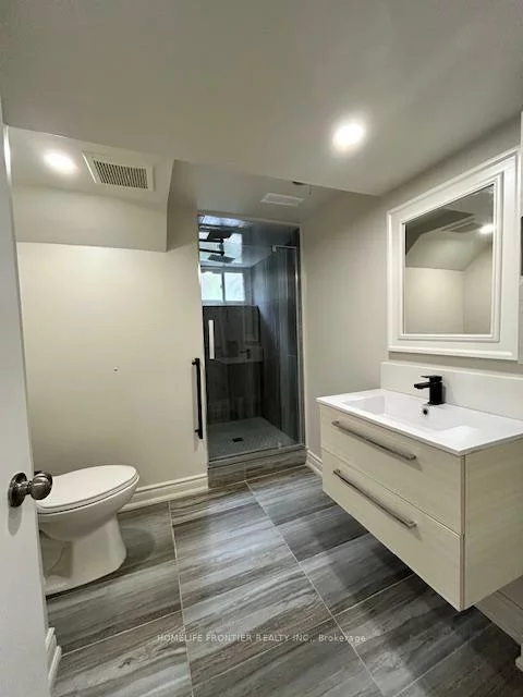 141, Brighton, Bathurst Manor, Toronto
