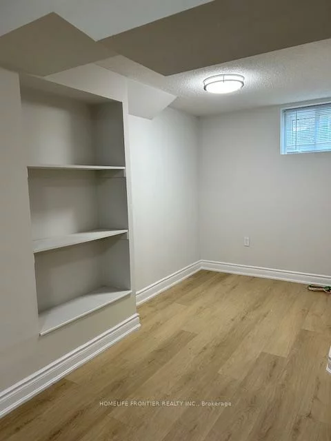 141, Brighton, Bathurst Manor, Toronto
