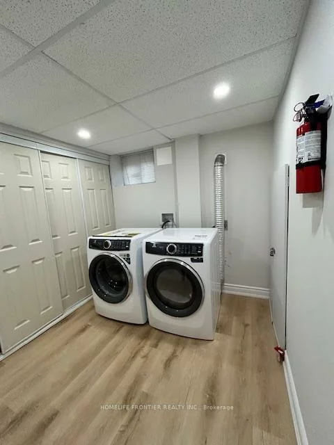 141, Brighton, Bathurst Manor, Toronto