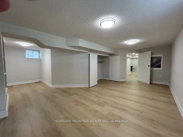 141, Brighton, Bathurst Manor, Toronto