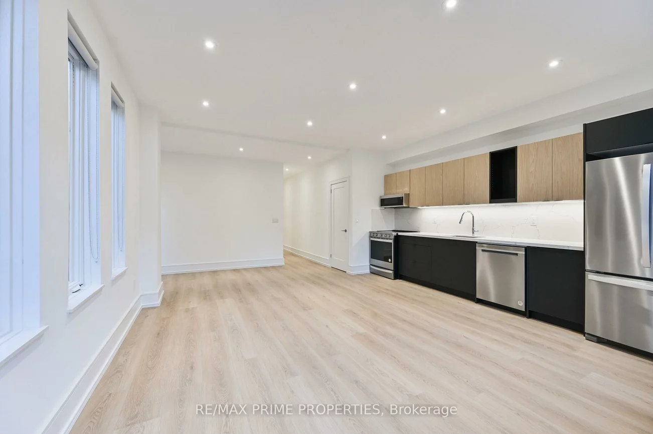 995, Dufferin, Dufferin Grove, Toronto