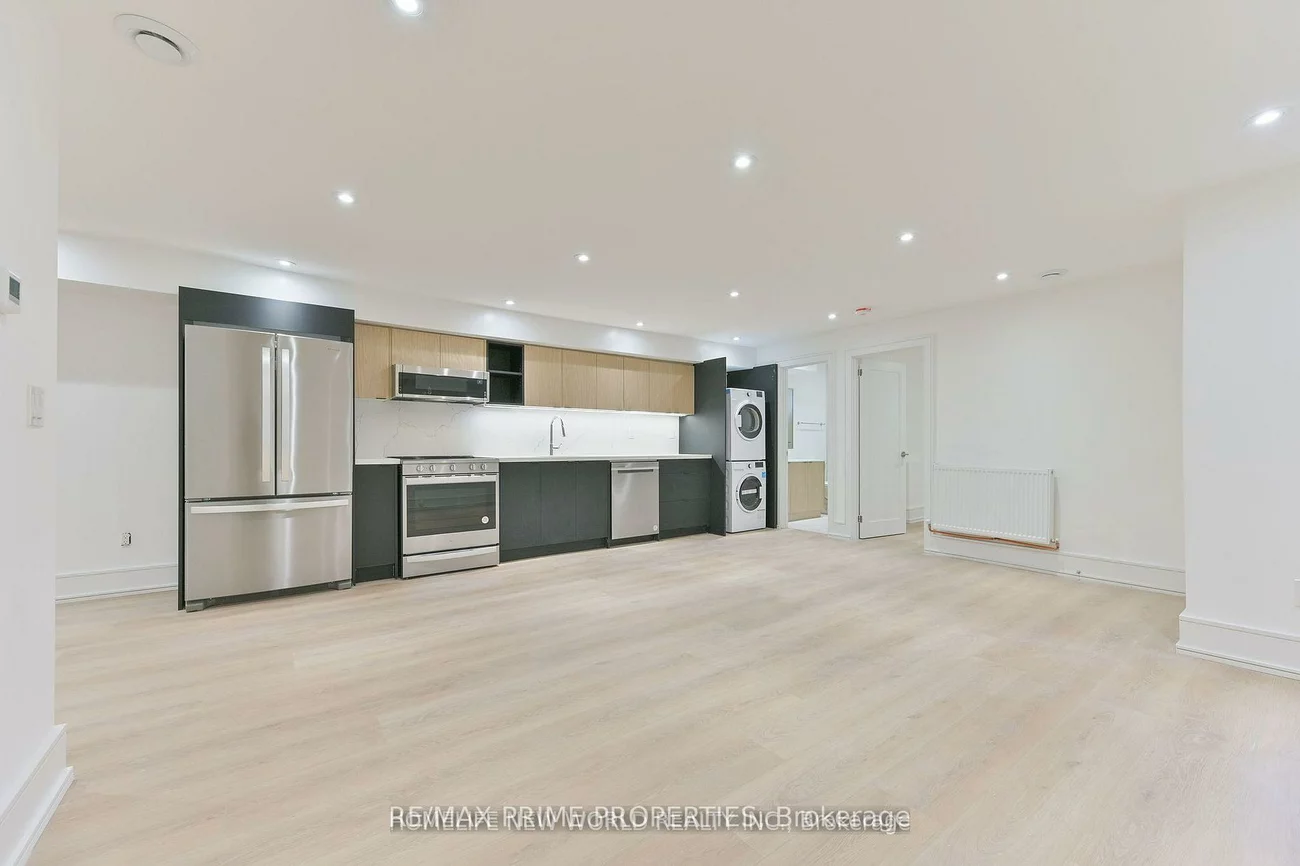 995, Dufferin, Dufferin Grove, Toronto
