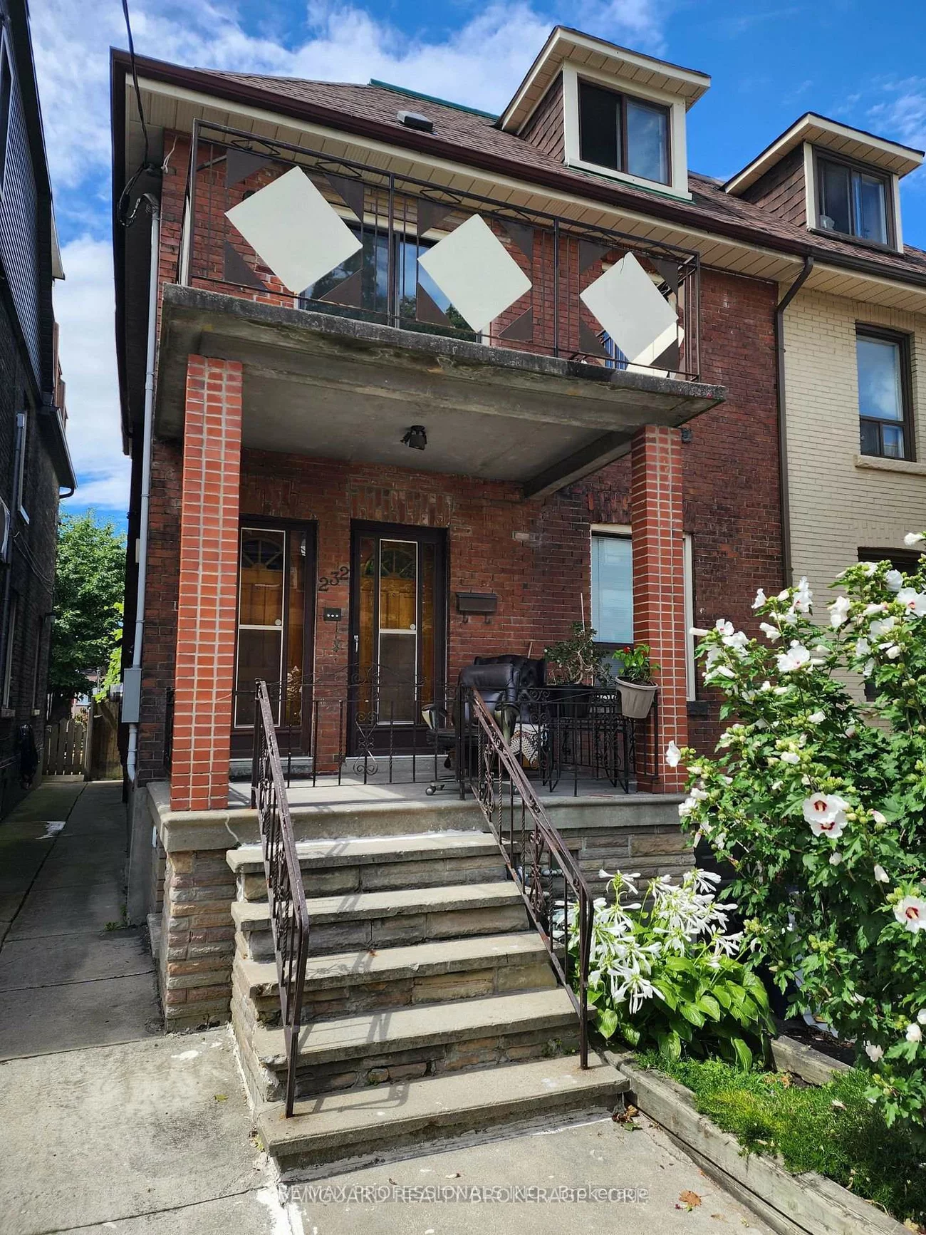 232, Montrose, Palmerston-Little Italy, Toronto