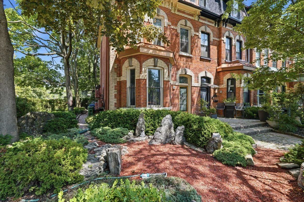 33, Rose, Cabbagetown-South St. James Town, Toronto
