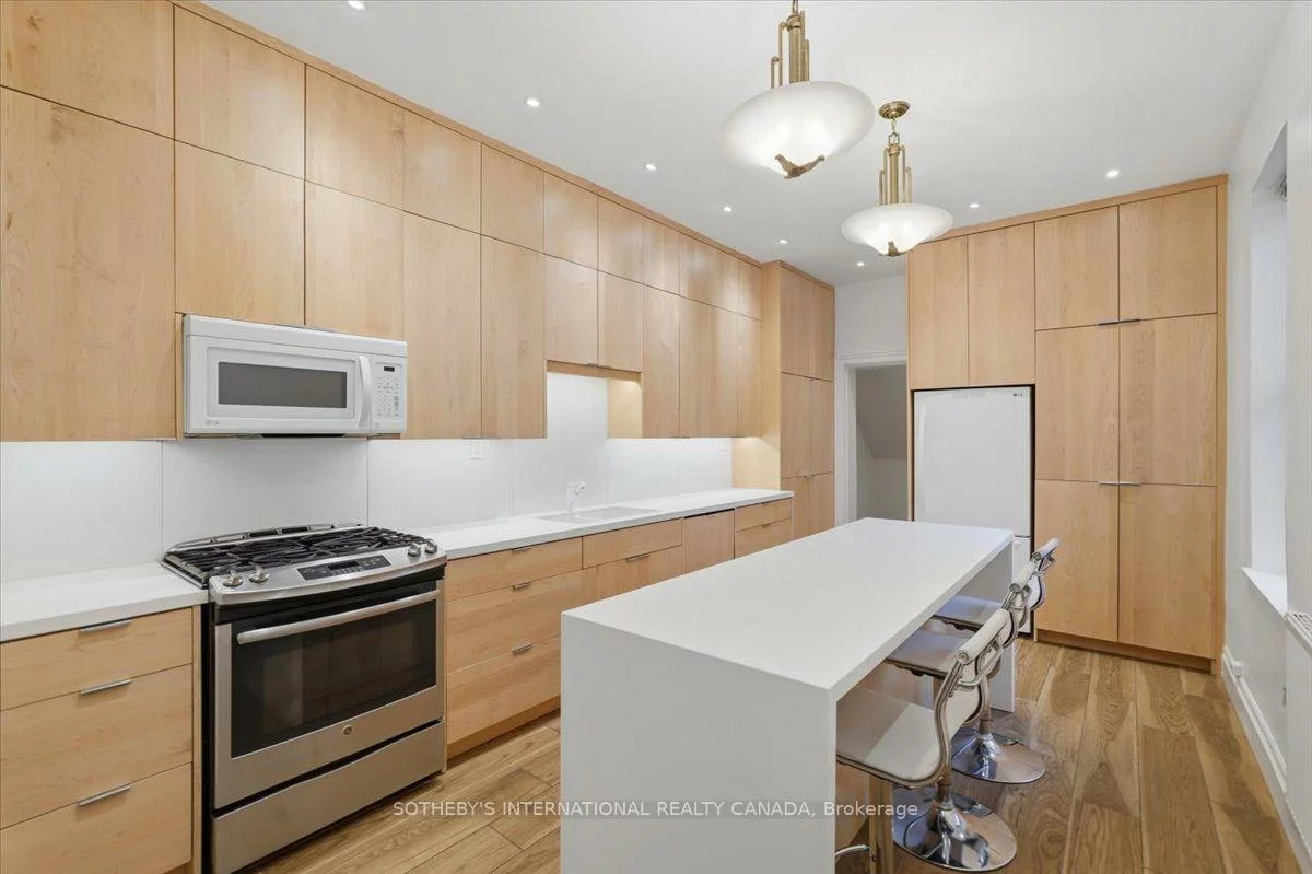 33, Rose, Cabbagetown-South St. James Town, Toronto