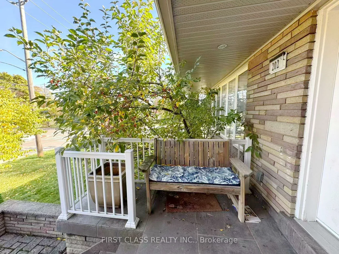 202, Goddard, Bathurst Manor, Toronto
