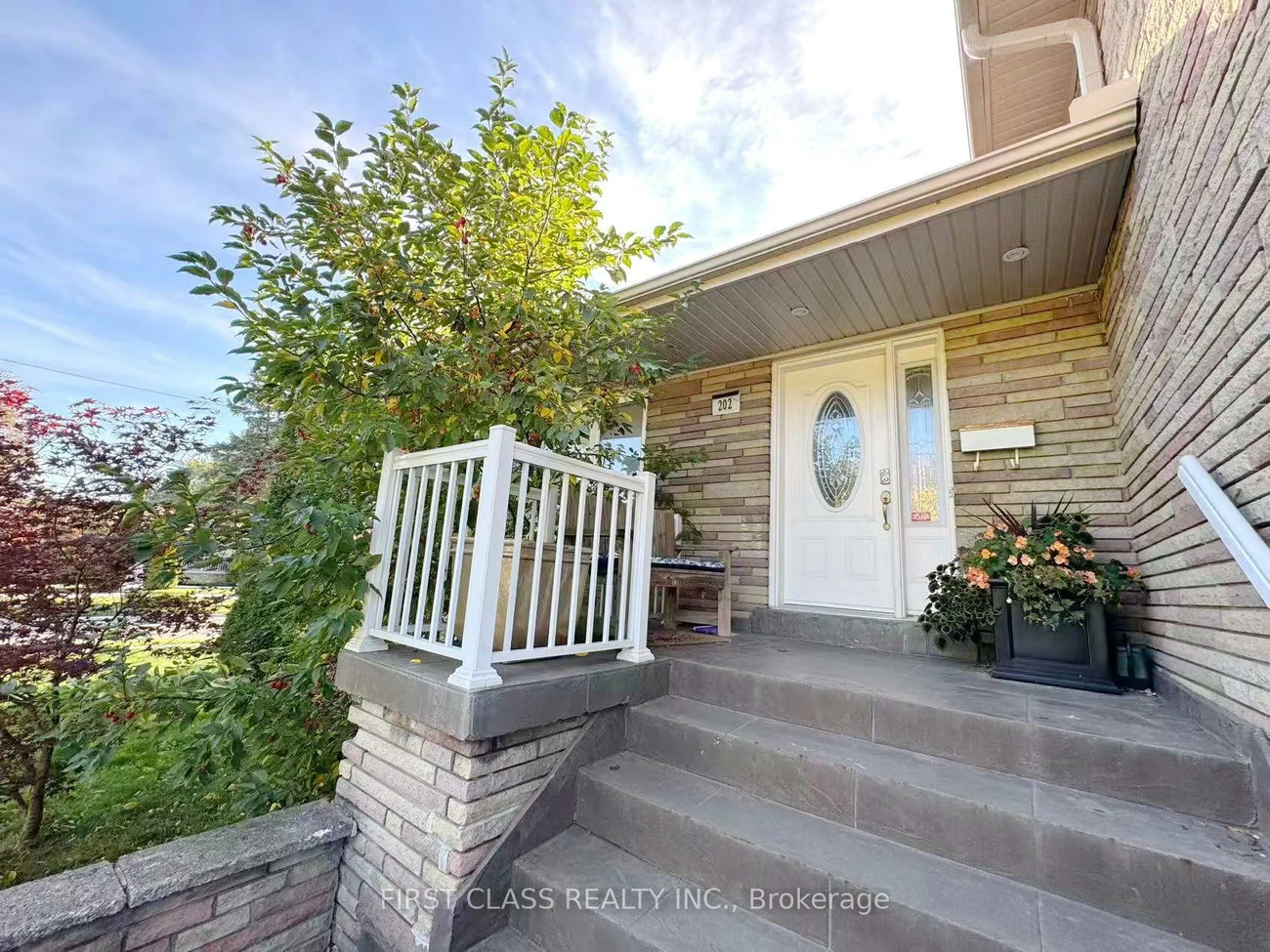 202, Goddard, Bathurst Manor, Toronto