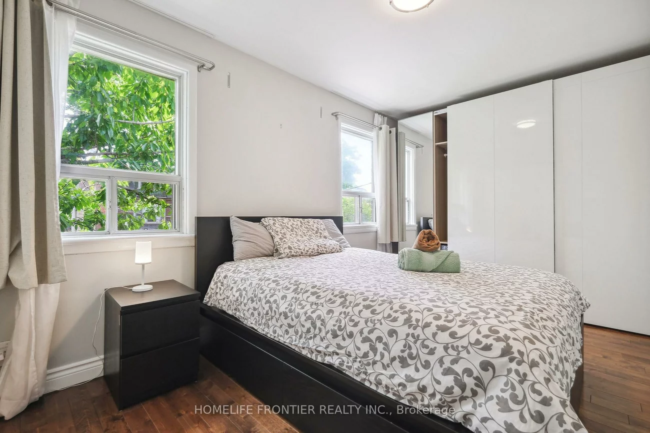 122, Manning, Trinity-Bellwoods, Toronto