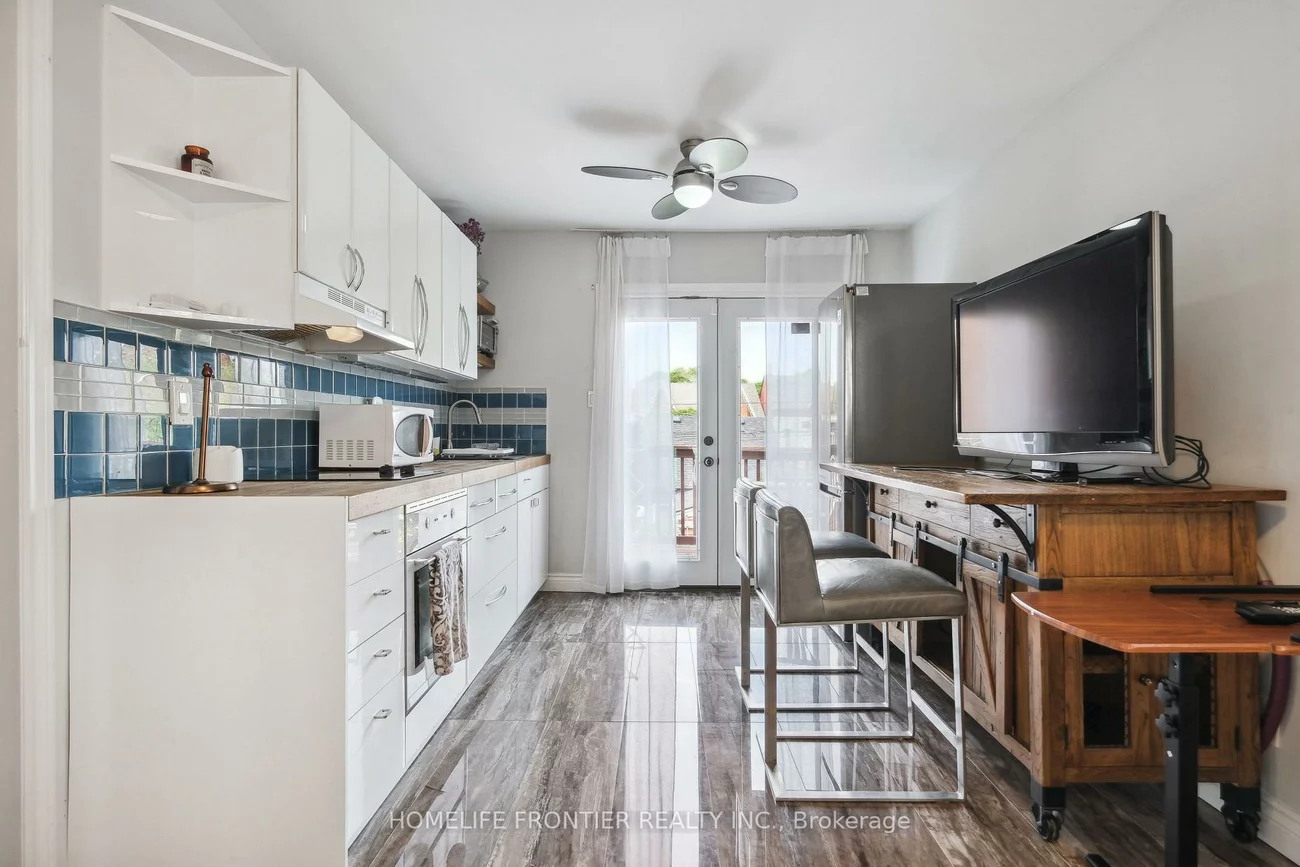 122, Manning, Trinity-Bellwoods, Toronto