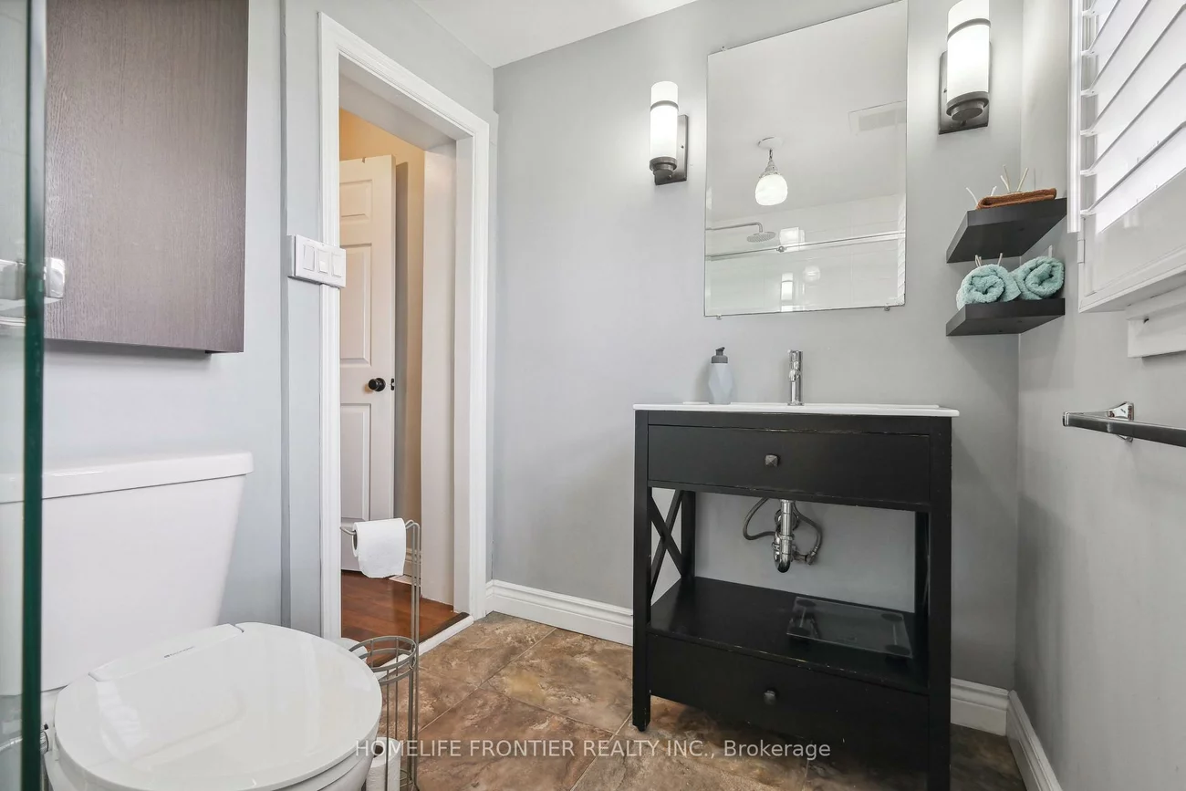 122, Manning, Trinity-Bellwoods, Toronto