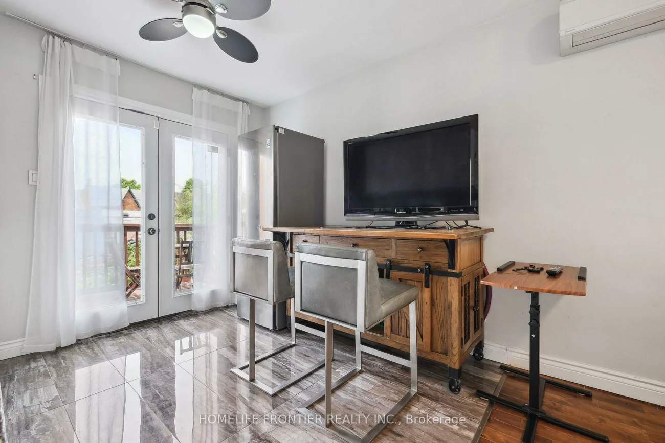 122, Manning, Trinity-Bellwoods, Toronto