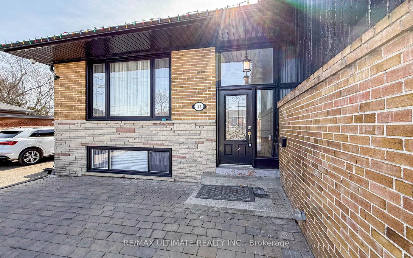 111, Combe, Bathurst Manor, Toronto