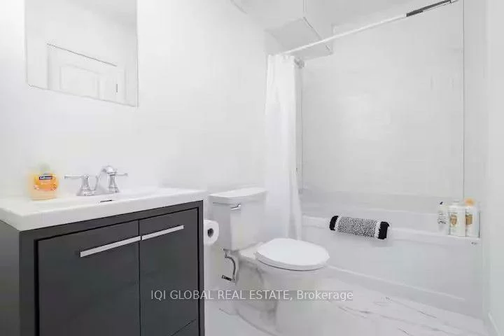525, Ossington, Trinity-Bellwoods, Toronto