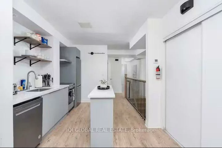 525, Ossington, Trinity-Bellwoods, Toronto