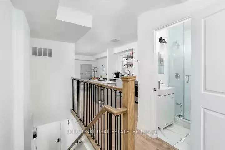 525, Ossington, Trinity-Bellwoods, Toronto