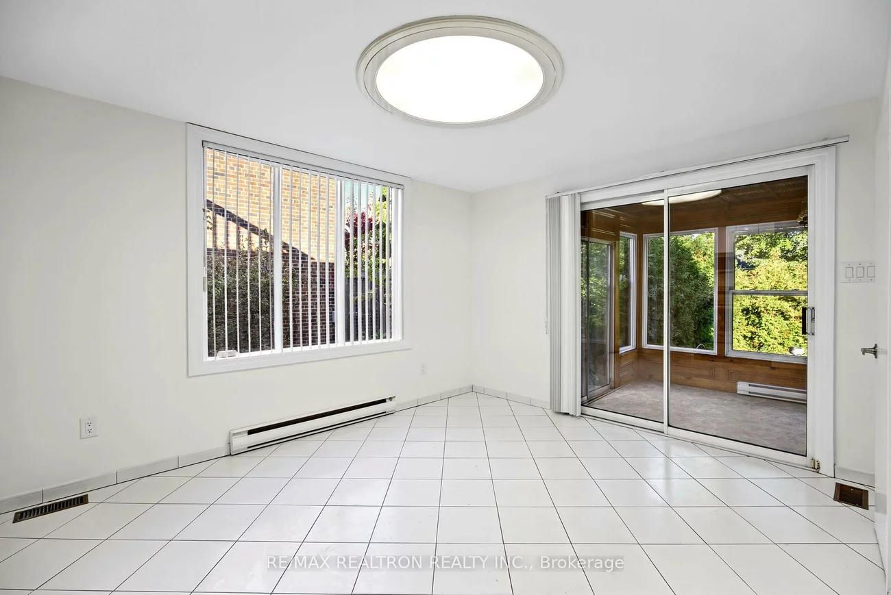 26, Shelborne, Bedford Park-Nortown, Toronto