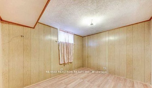 49, Janray (BSMNT), Woburn, Toronto