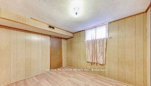 49, Janray (BSMNT), Woburn, Toronto