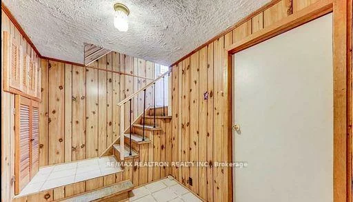 49, Janray (BSMNT), Woburn, Toronto