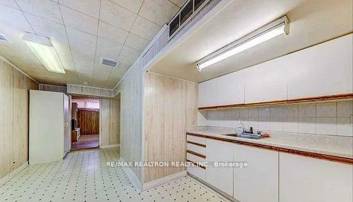 49, Janray (BSMNT), Woburn, Toronto